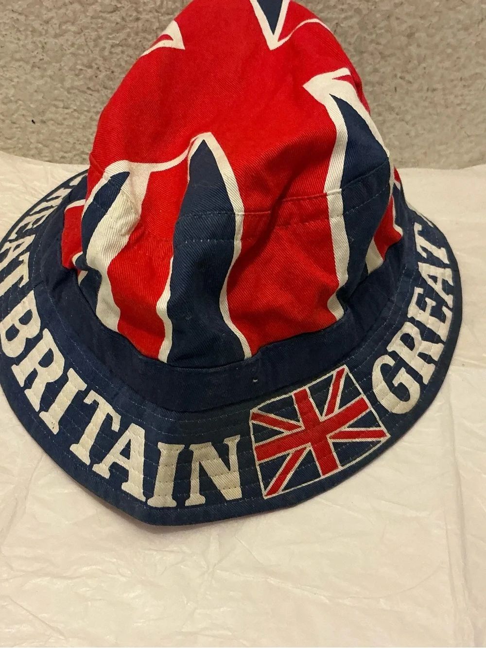 Great Britain Red & White Graphic Bucket Hat